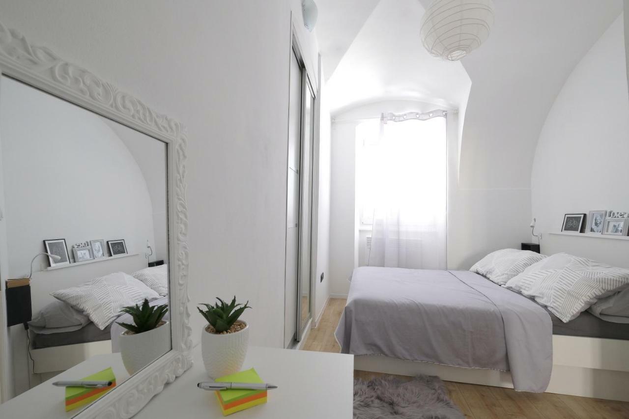 Stone Gate Apartment Zagreb Bagian luar foto